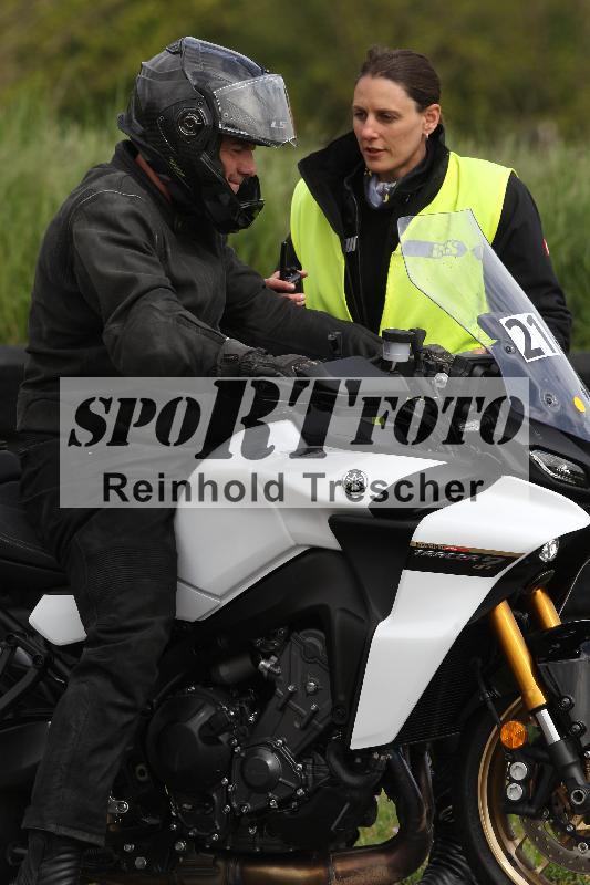 Archiv-2025/10 23.04.2025 Cornu Master School ADR/rot-rouge/21